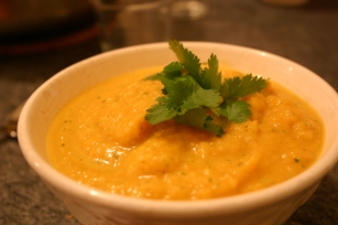 Soupe carottes - céleri à  la coriandre