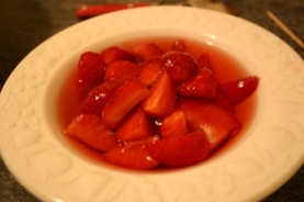 Salade de fraises au rosé